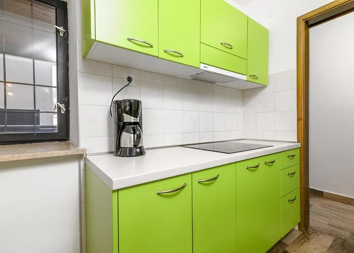 2228a Apartament *